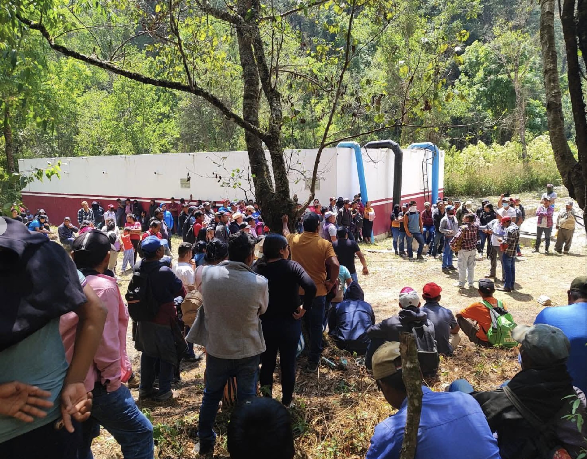 Pobladores de la Sierra amagan con bloquear la Autopista del Sol