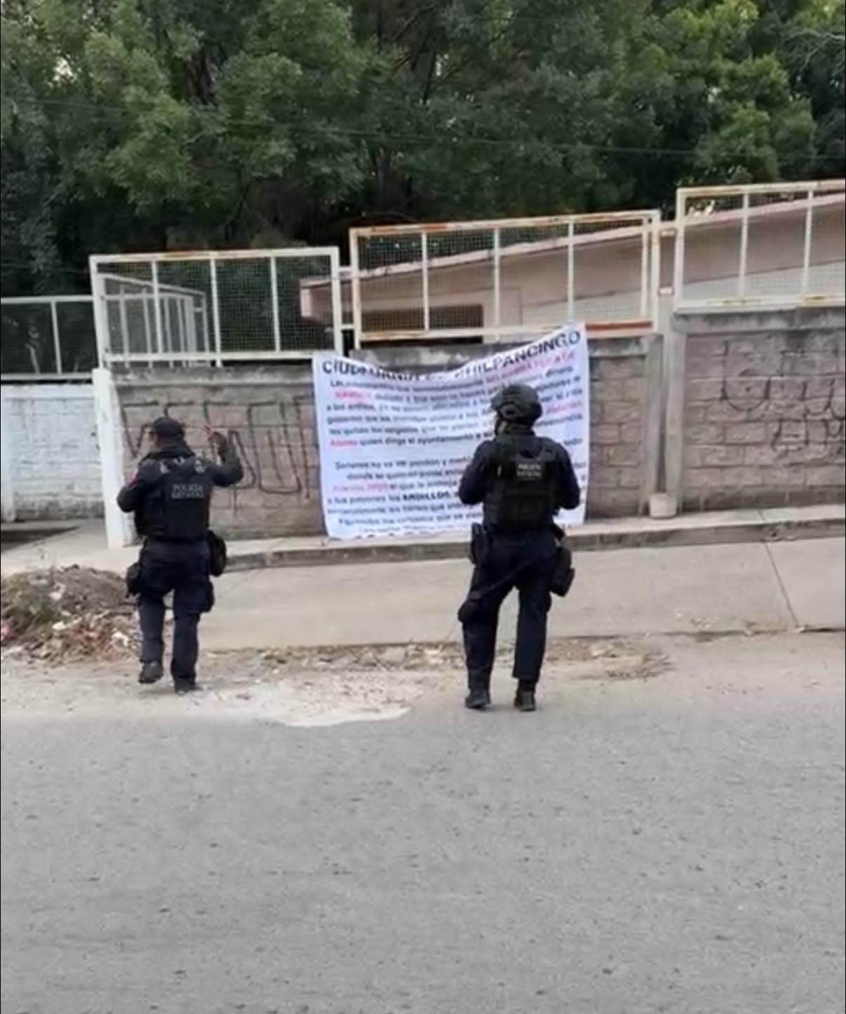 1 Aparece lona contra la Feria de Chilpancingo; se suma al antecedente de volantes colocados en colonias del sur de la capital