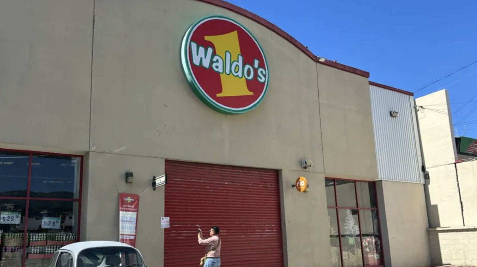 Clausuran sucursal Waldos de Chilpancingo, argumentan falta de dictámenes de seguridad