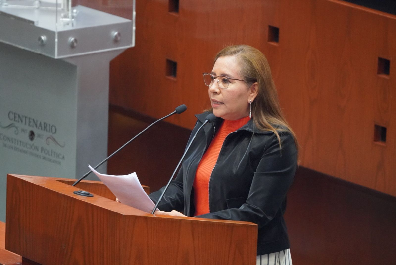 WhatsApp-Image-2025-11-18-at-2.31.02-PM-1 “Dignifiquen su trabajo”, pide diputada del PT a reporteros en el Congreso local; “cacique”, le gritan desde las galerías