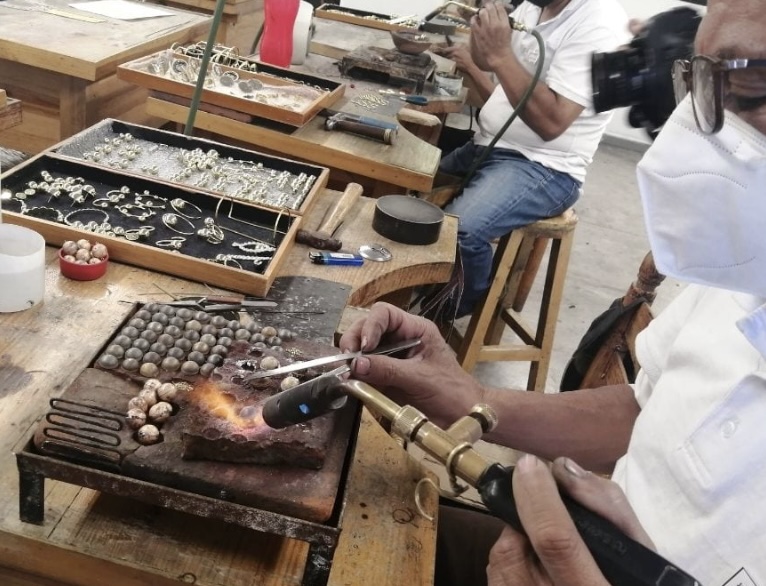 Denuncian cacería recaudatoria contra artesanos de la plata en Taxco