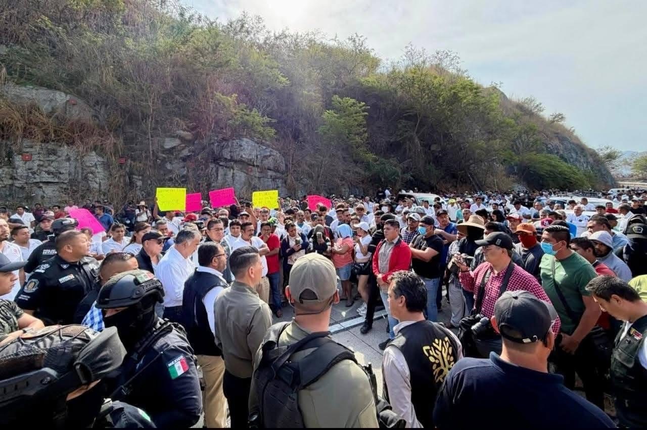 img_6792 Segob investiga bloqueos en la Autopista del Sol tras incursiones armadas en comunidades de Guerrero