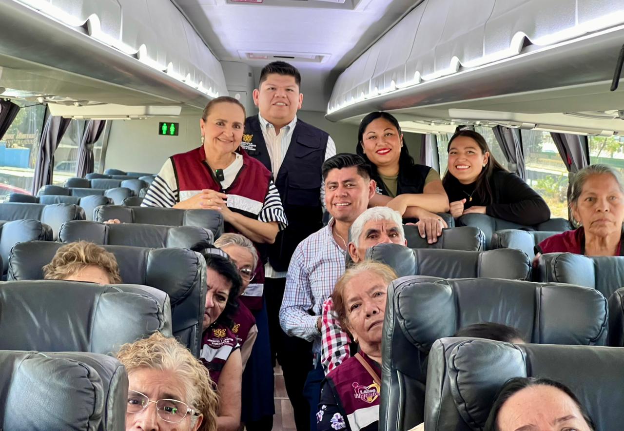 Un nuevo grupo de adultos mayores, inicia viaje para tramitar su visa americana a través del programa “Lazos Migrantes”