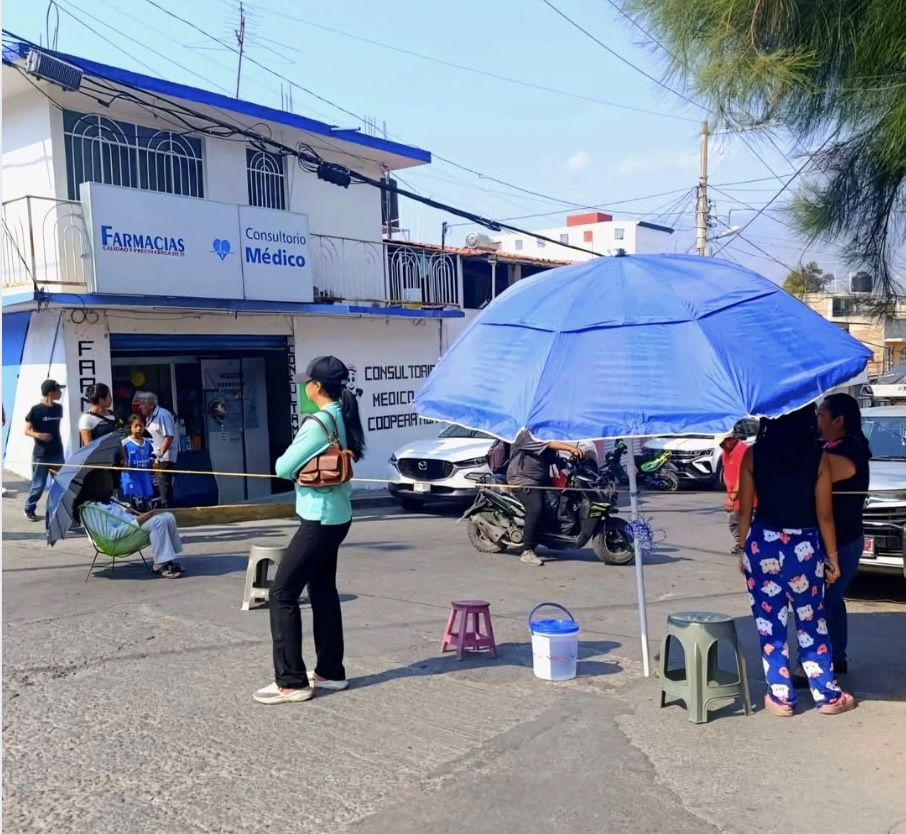 Vecinos de la colonia Cooperativa bloquearon vialidades por desabasto de agua en Chilpancingo