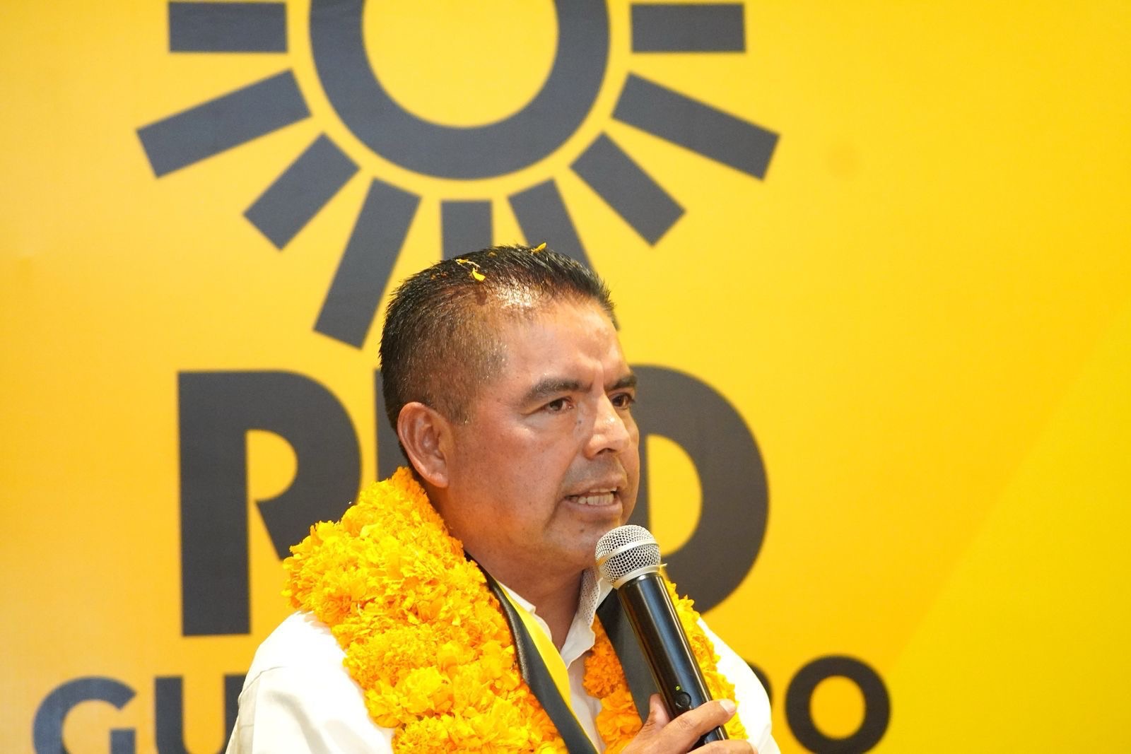 Celestino Cesáreo llama a partidos a poner a la ciudadanía en el centro del debate