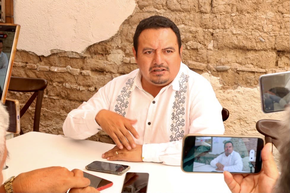 Iván Hernández advierte intento de grupos externos por controlar Morena: «No permitiremos que vengan a tomar decisiones por la militancia»
