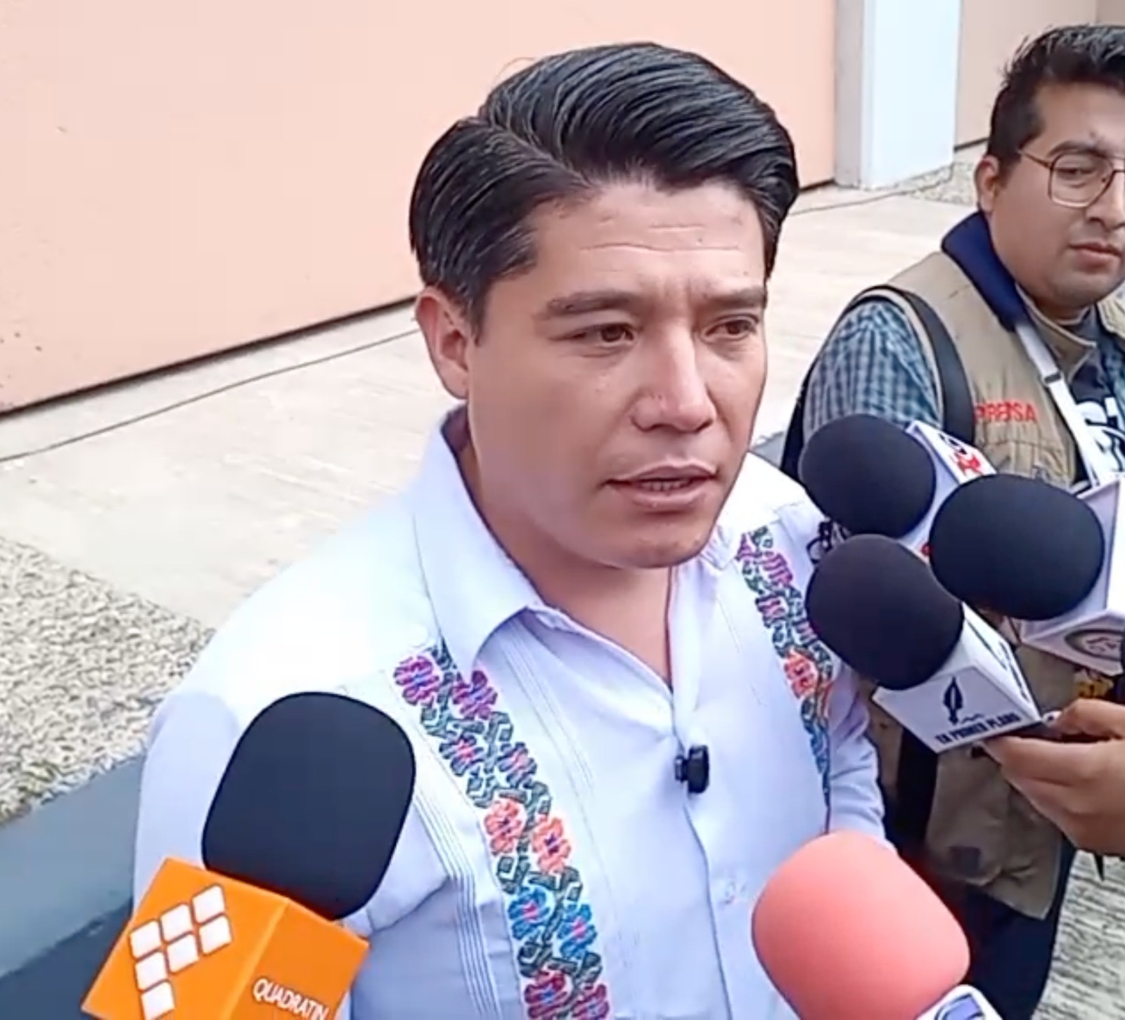 Jacinto González cuestiona a Rubén Cayetano por rechazar la decisión del pueblo