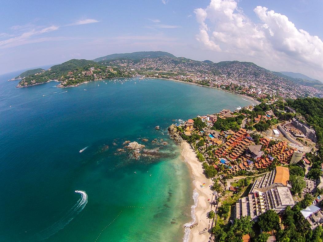 Zihuatanejo supera a Acapulco en llegada de pasajeros vía aérea durante temporada vacacional