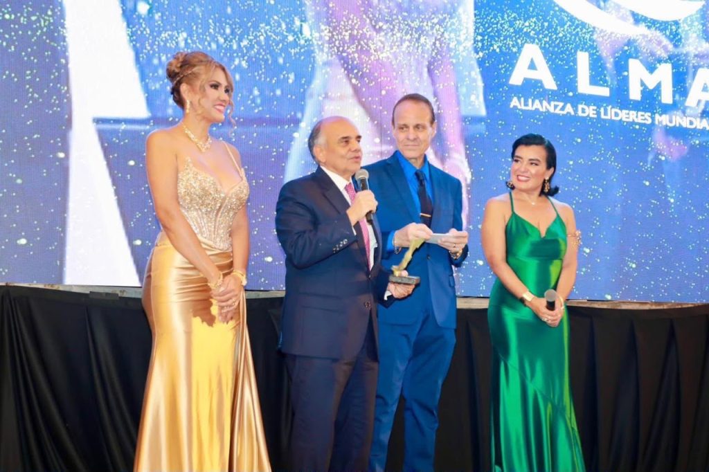 483f3c61-e545-4775-90dd-e58bf0133087-1-1024x682 Recibe Manuel Añorve premio internacional por su trayectoria, mérito legislativo y servicio público