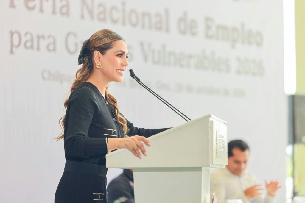 907ee8b0-4495-4f61-acdc-15b2b0664f3d-1024x682 Inaugura Evelyn Salgado Feria del Empleo con 443 plazas para grupos vulnerables en Chilpancingo