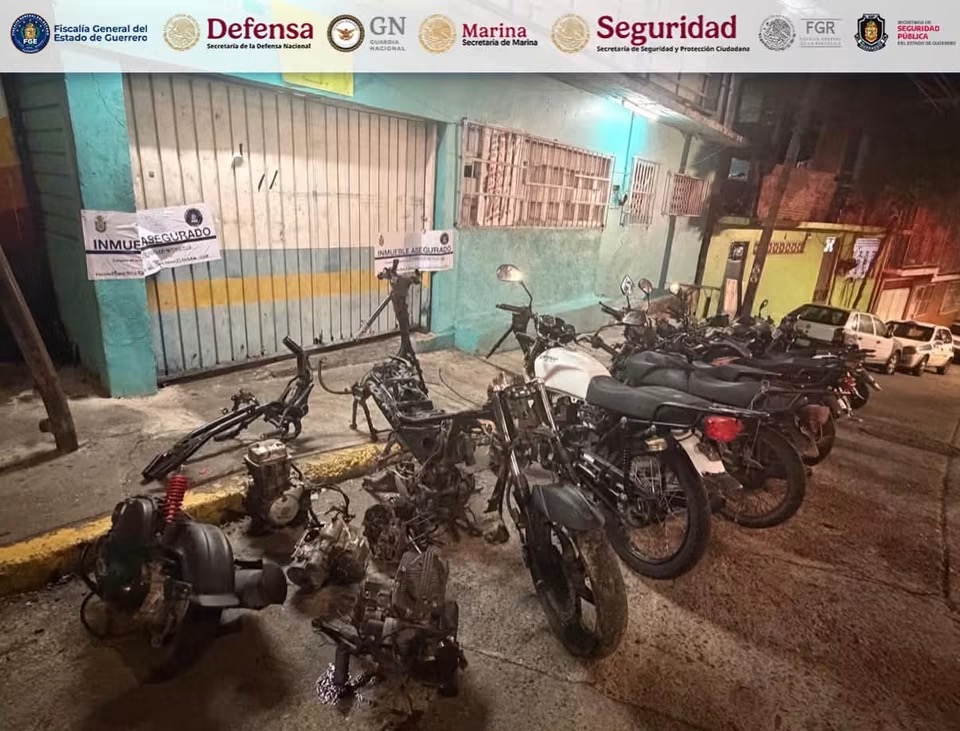 Catean taller en Acapulco; aseguran motocicletas robadas y equipo para alterar números de serie