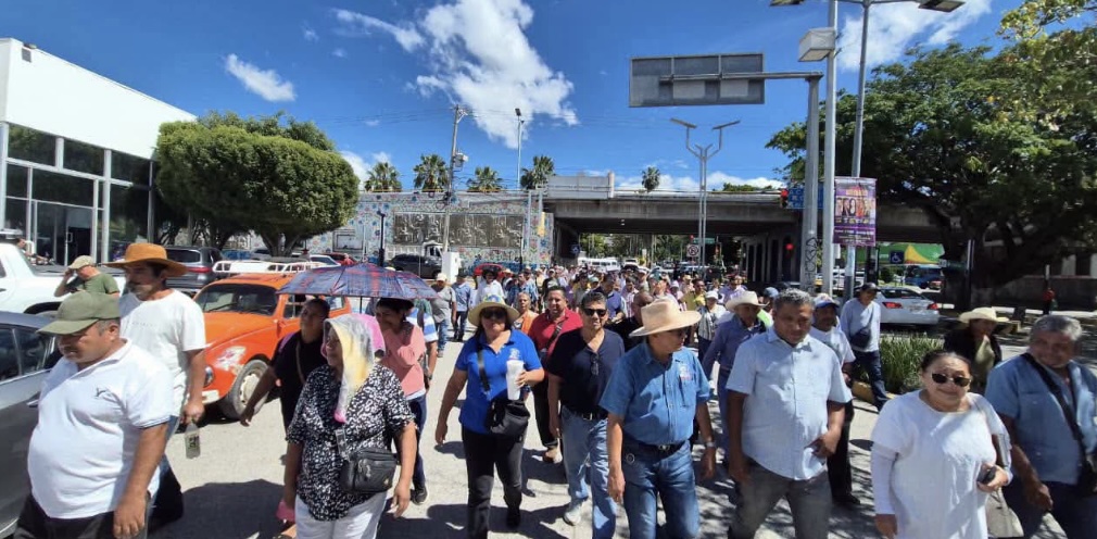 Campesinos exigen apoyos por sequía y advierten con bloquear carreteras en Guerrero