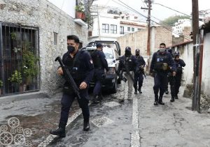 img_5323-300x211 Tras detención de dos funcionarios, Fiscalía asegura áreas de Seguridad Pública en Taxco